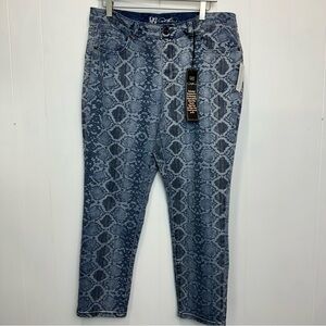 NWT DG2 Diane Gilman Snakeskin Print Denim Skinny Jeans Size 16 Petite